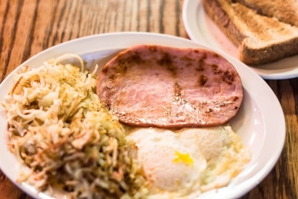 Local Folks Restaurant & Pub | restaurant | 39601 60th St, Burlington, WI 53105, USA | 2625393200 OR +1 262-539-3200