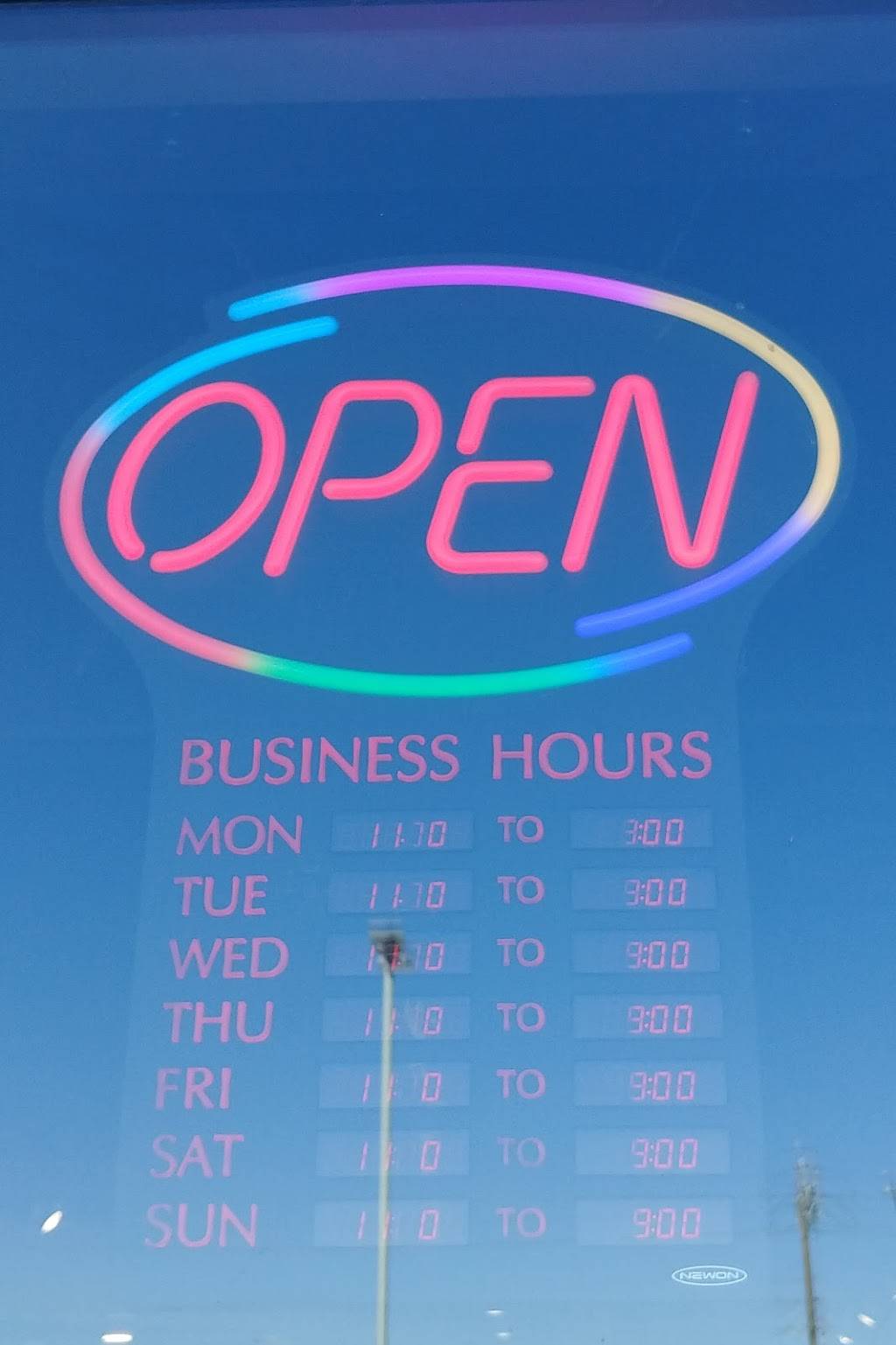 Osmows Shawarma | restaurant | 140 Hamilton Regional Rd 8 unit 10A, Stoney Creek, ON L8G 1C2, Canada | 9056646106 OR +1 905-664-6106