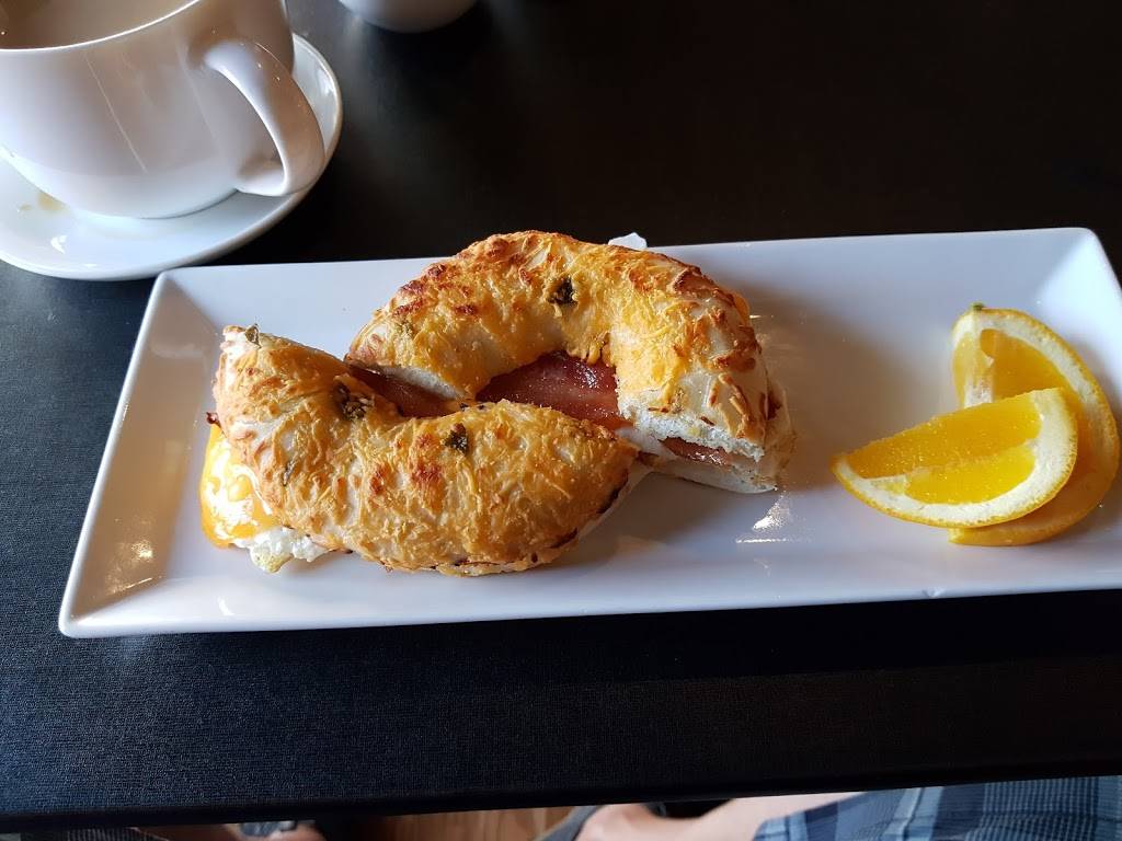 CREME CAFE | cafe | 2 Queen St E #101, Cambridge, ON N3C 2A6, Canada | 5192602227 OR +1 519-260-2227