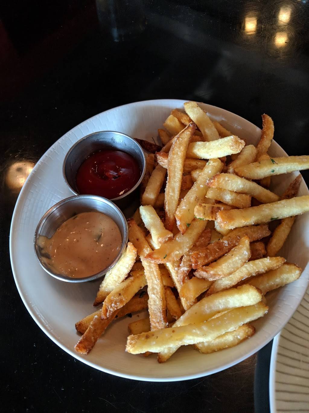 Fountainhead | restaurant | 1970 W Montrose Ave, Chicago, IL 60613, USA | 7736978204 OR +1 773-697-8204