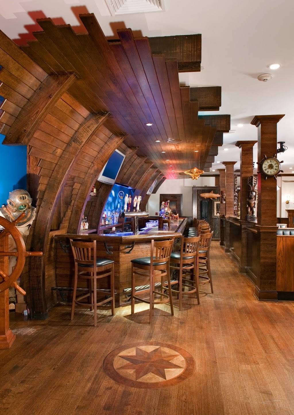 Shipwreck Tavern | restaurant | 10 Bayville Ave, Bayville, NY 11709, USA | 5166282628 OR +1 516-628-2628