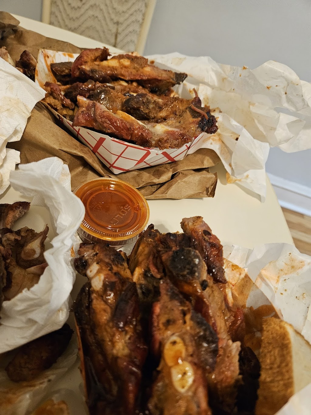 Bro N-Laws bbq | restaurant | 3820 W Chicago Ave, Chicago, IL 60651, USA | 7732278344 OR +1 773-227-8344