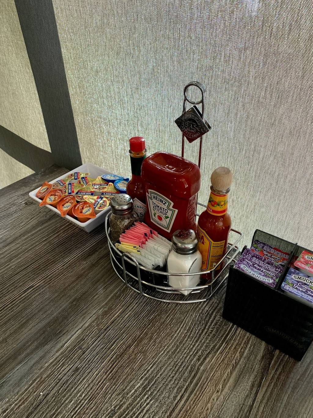 Eggspress Cafe | restaurant | 1844 Justin Rd, Highland Village, TX 75077, USA | 4694515187 OR +1 469-451-5187