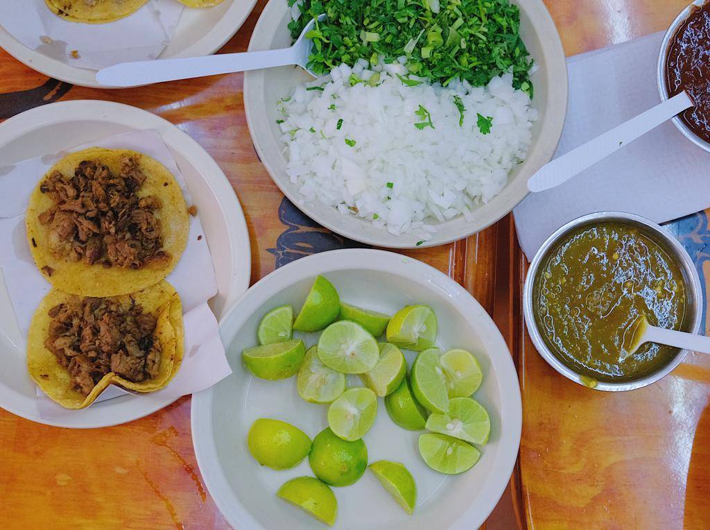 Hola Tacos | restaurant | 12102 Madison Ave, Lakewood, OH 44107, USA | 2168014666 OR +1 216-801-4666