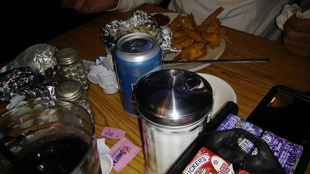 Indian Valley Inn | restaurant | 128 W Main St, Tiskilwa, IL 61368, USA | 8156464244 OR +1 815-646-4244