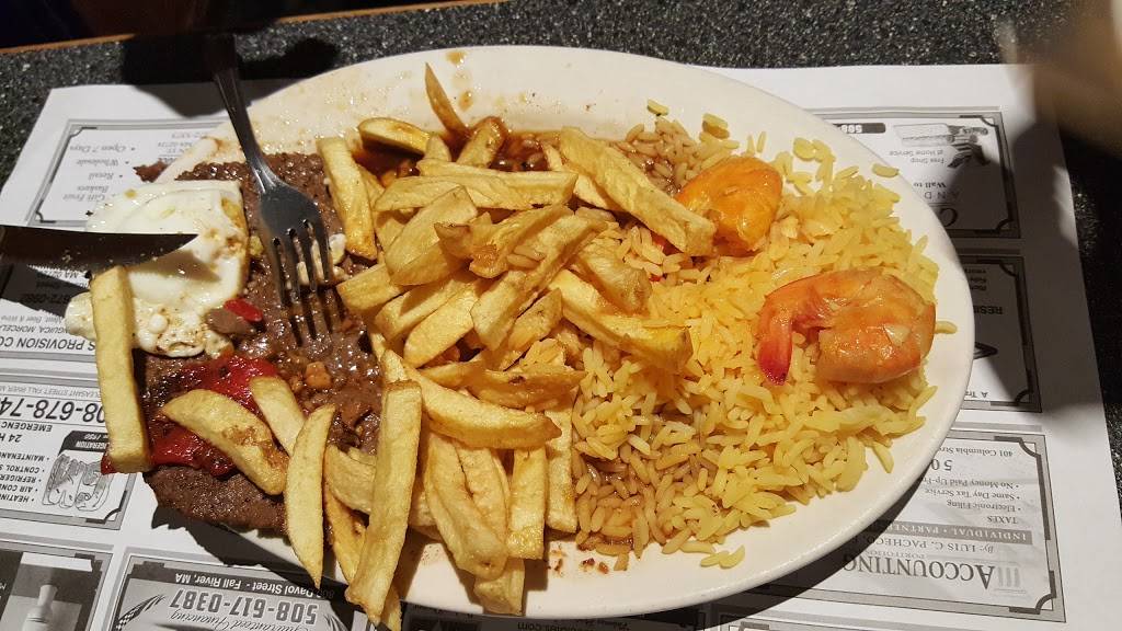 O Gil’s Restaurant and Bar | night club | 915 County St, Fall River, MA 02723, USA | 5086737250 OR +1 508-673-7250