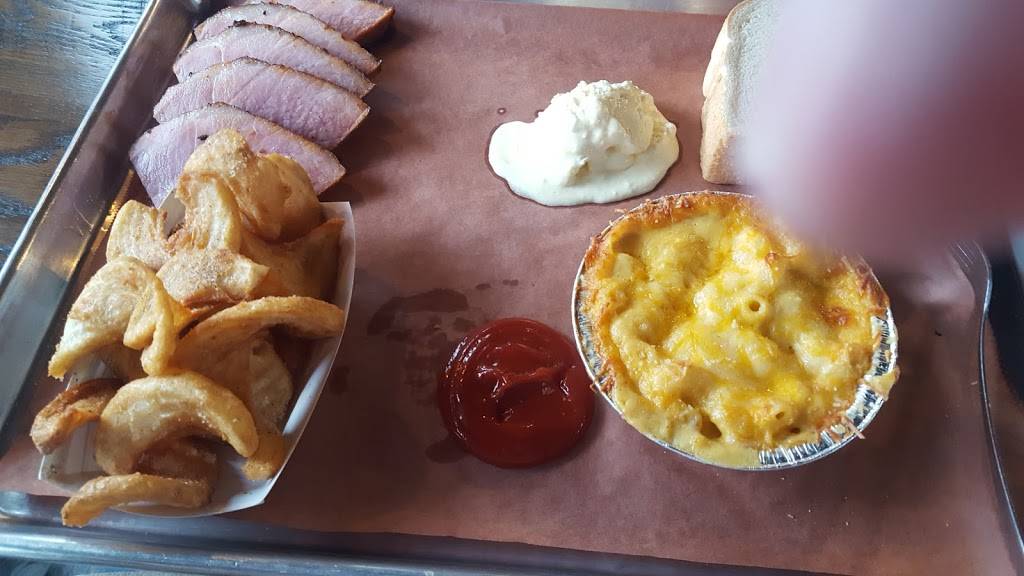 Fire-N-Smoke Wood Fired Kitchen and Frozen Custard | restaurant | 1800 Vaughn Rd, Wood River, IL 62095, USA | 6182518075 OR +1 618-251-8075