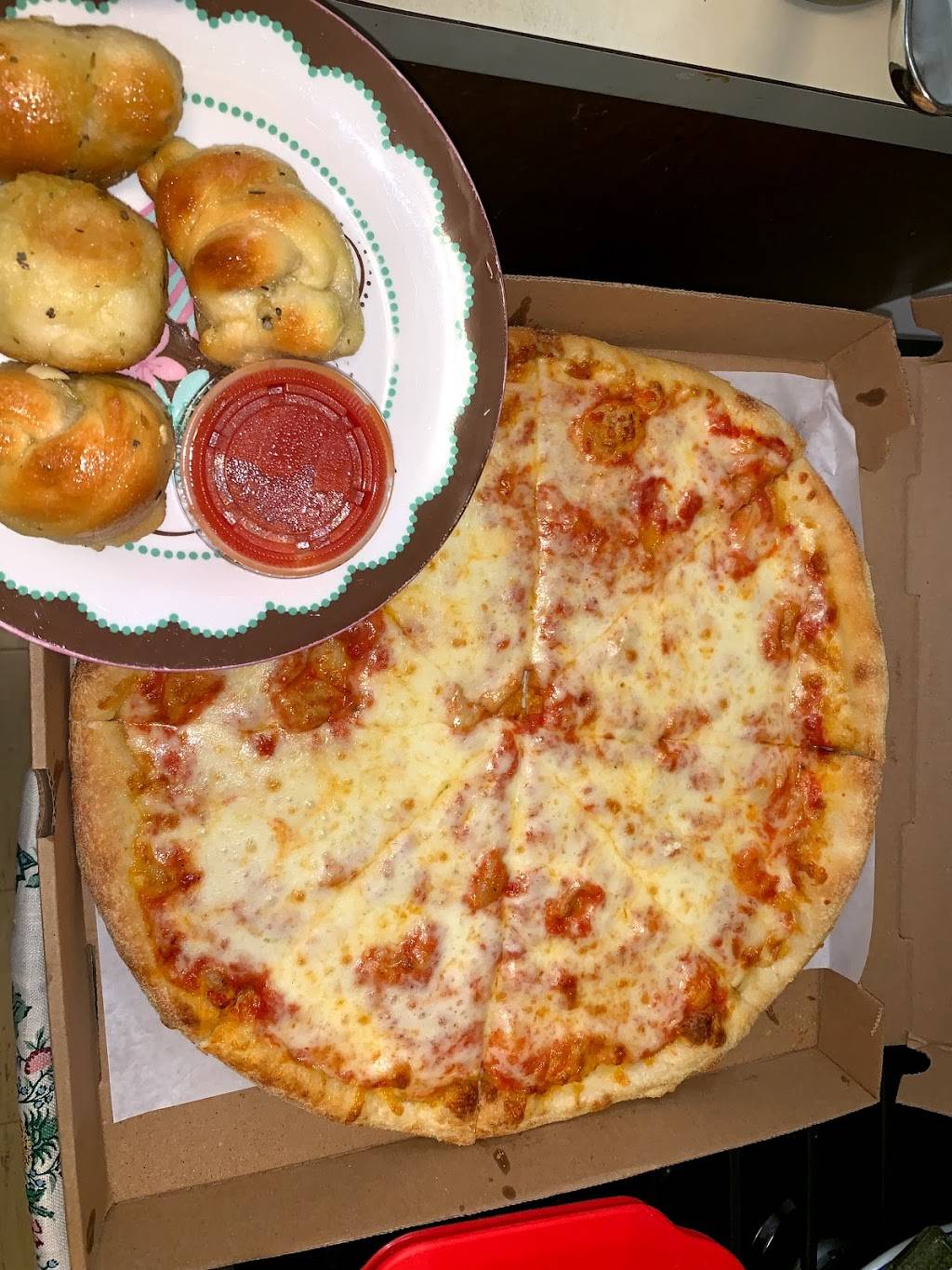 Broadway Slice | restaurant | 3932 Broadway, New York, NY 10032, USA | 6468132214 OR +1 646-813-2214