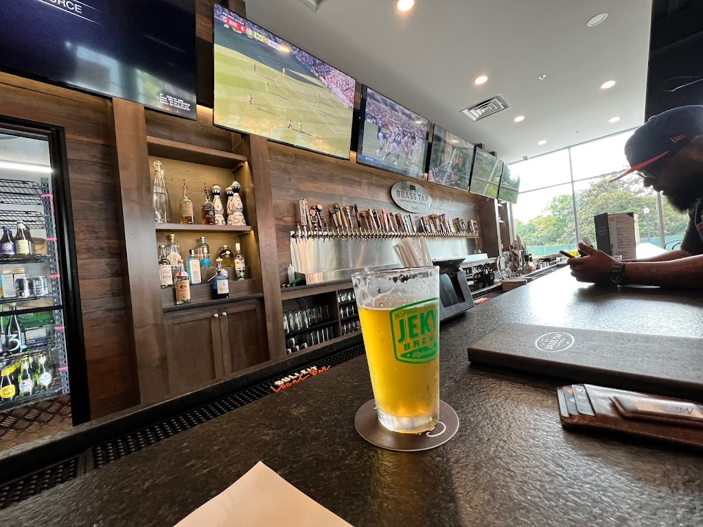 Brass Tap Hapeville | restaurant | 925 Virginia Ave, Hapeville, GA 30354, USA | 4045001990 OR +1 404-500-1990