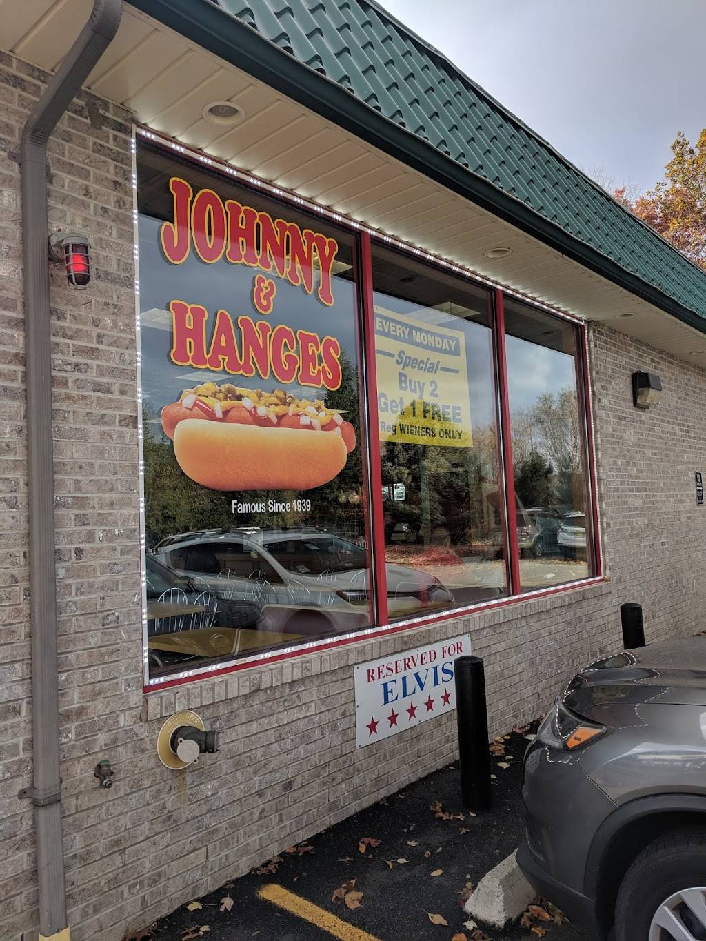 Johnny & Hanges | restaurant | 23-20 Maple Ave, Fair Lawn, NJ 07410, USA | 2017919060 OR +1 201-791-9060
