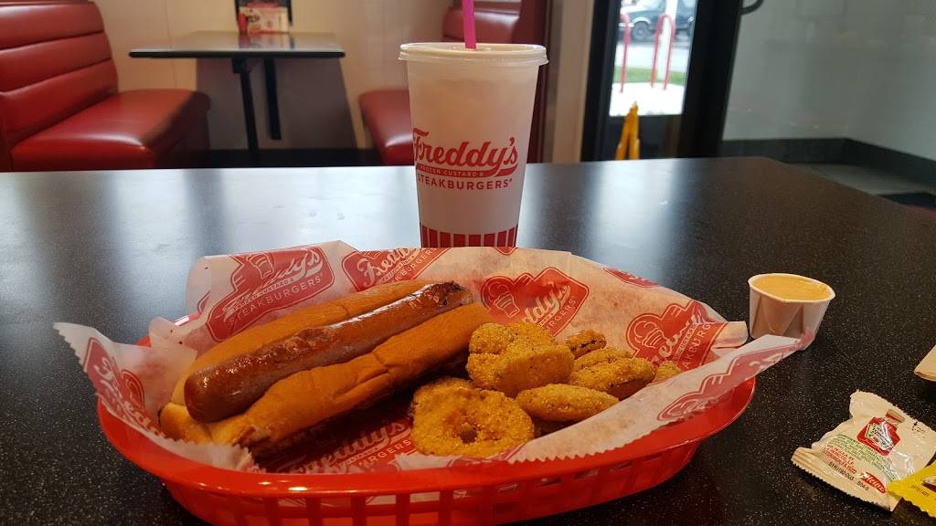Freddys Frozen Custard & Steakburgers | restaurant | 2306 N Morton St, Franklin, IN 46131, USA | 3177863237 OR +1 317-786-3237