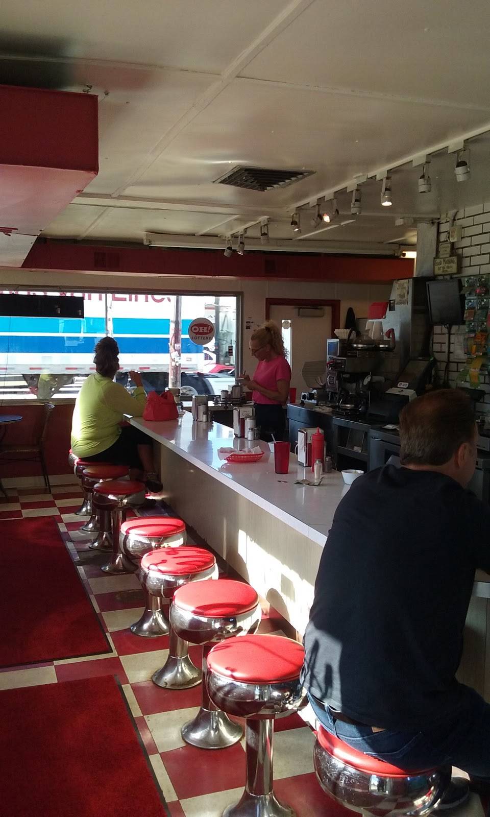 Charlie’s Dog House Diner | restaurant | 2102 Brookpark Rd, Cleveland, OH 44134, USA | 2166614873 OR +1 216-661-4873