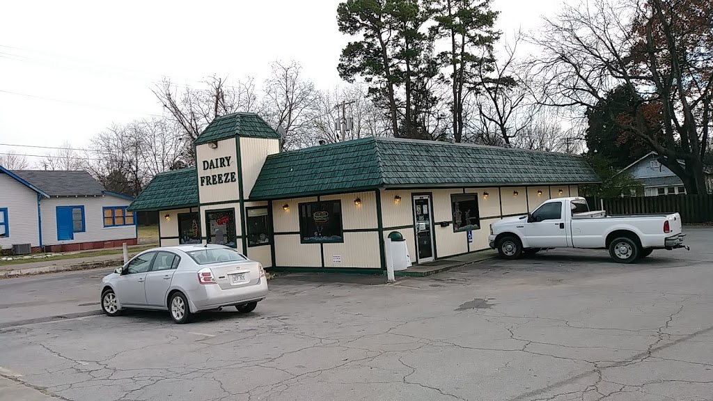 Dairy Freeze | restaurant | 1201 W Main St, Clarksville, AR 72830, USA | 4797548009 OR +1 479-754-8009