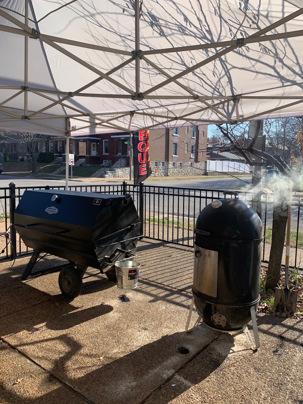 Willies Backyard BBQ | restaurant | 4001 Utah St, St. Louis, MO 63116, USA | 3142825157 OR +1 314-282-5157