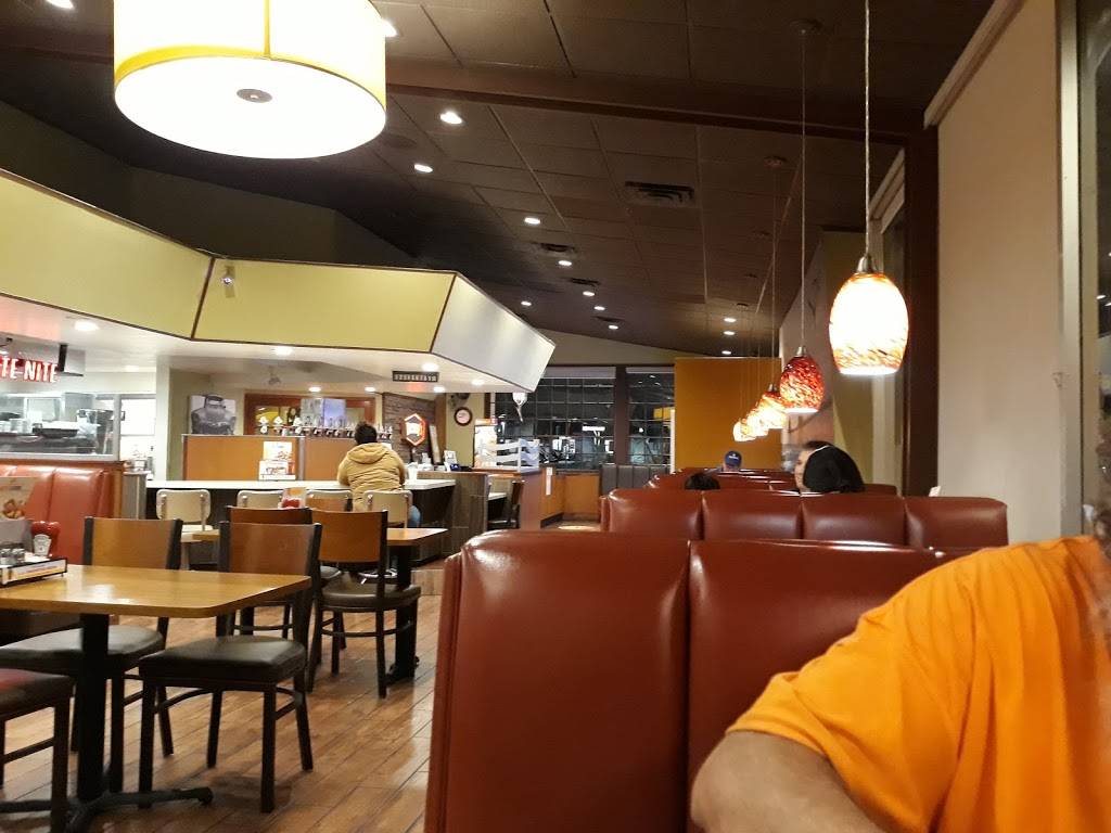 Dennys | restaurant | 18477 Beach Blvd, Huntington Beach, CA 92648, USA | 7148422112 OR +1 714-842-2112