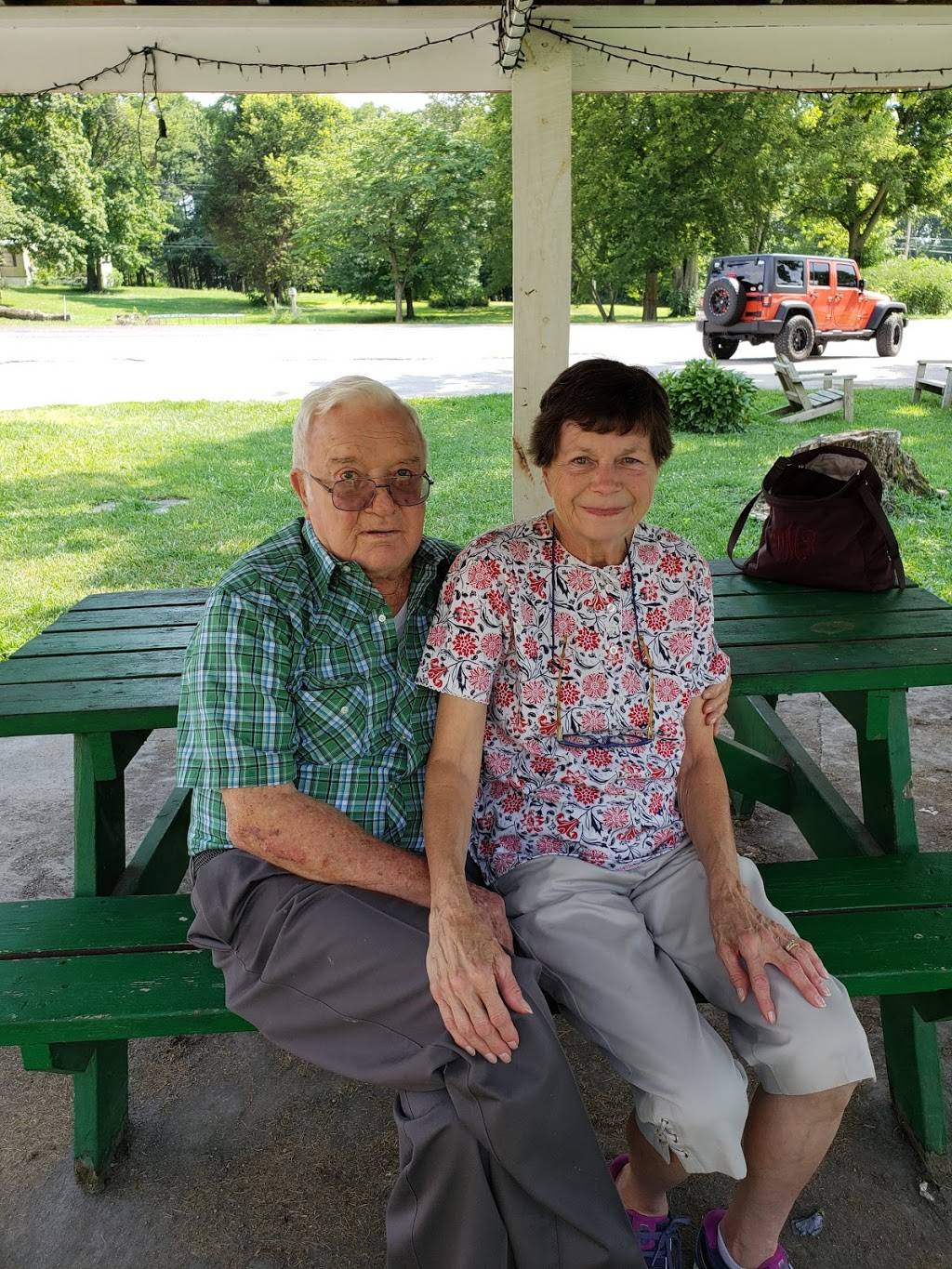 Little Twirl Dairy Bar | restaurant | 58 W Main St, Livonia, IN 47108, USA | 8127554000 OR +1 812-755-4000