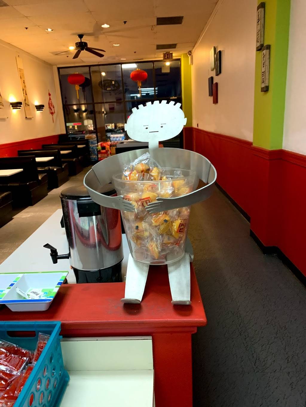 Mi Chongs Kitchen | restaurant | 3100 Tilghman St, Allentown, PA 18104, USA | 6108209555 OR +1 610-820-9555