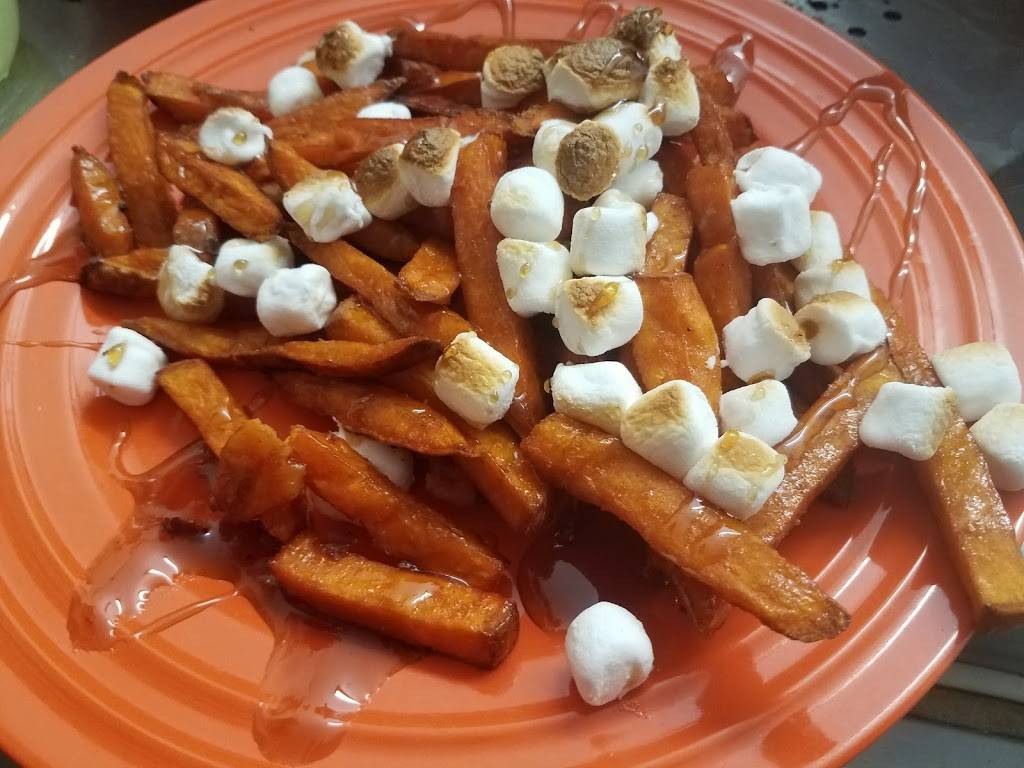 The Tree House | restaurant | 820 Broad Ave, Belle Vernon, PA 15012, USA | 7249292788 OR +1 724-929-2788