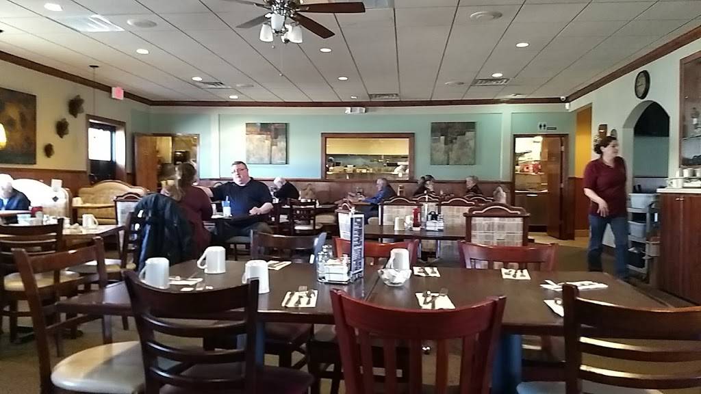 Four Star Family Restaurant | restaurant | 120 Simmons Ave, Pewaukee, WI 53072, USA | 2626919555 OR +1 262-691-9555