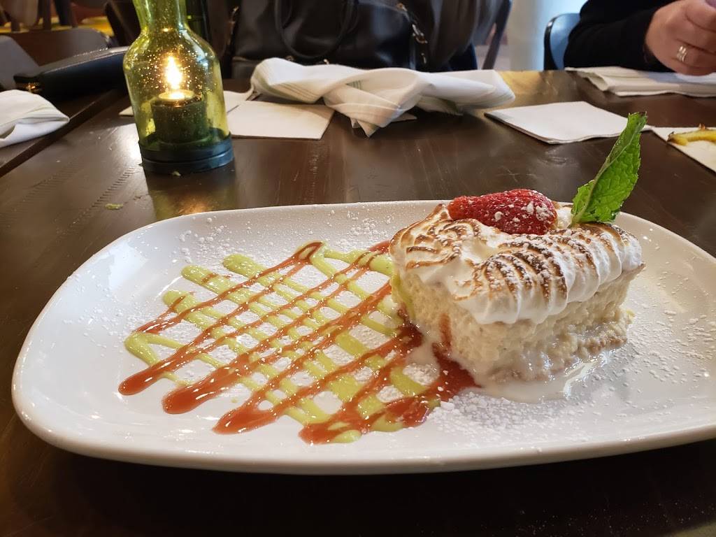 Hugos Invitados | restaurant | 5240 N OConnor Blvd #160, Irving, TX 75039, USA | 2144960590 OR +1 214-496-0590