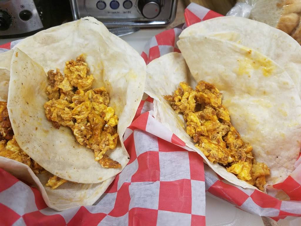 Janie’s Riverview Cafe | restaurant | 1106 W Front St, Buffalo, IA 52728, USA | 5633811555 OR +1 563-381-1555