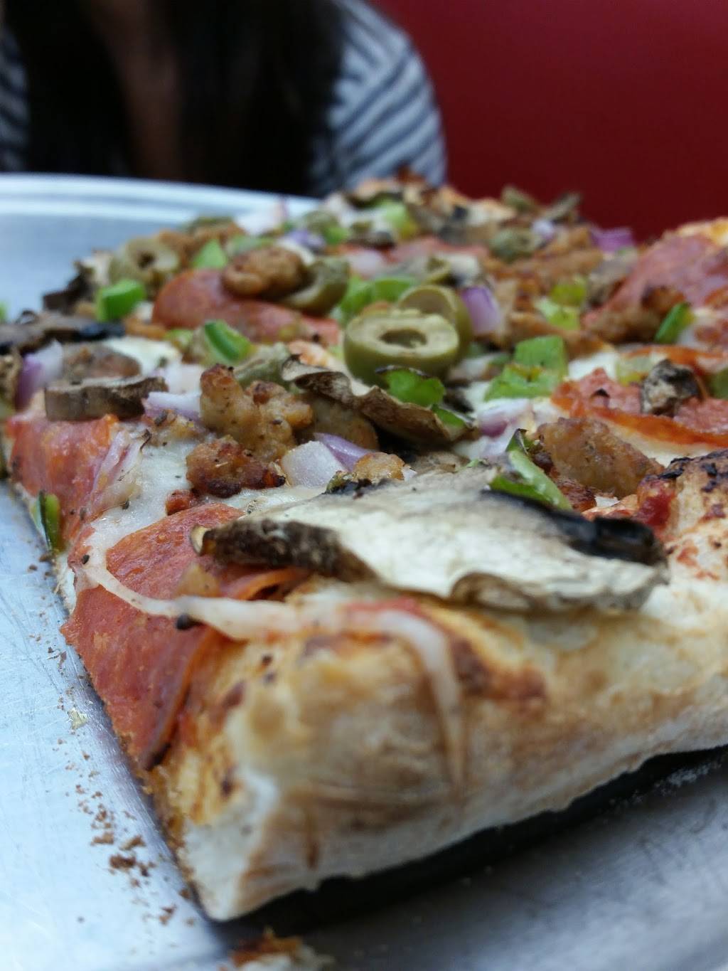 Pizza Classics | restaurant | 3440 N St Marys St, San Antonio, TX 78215, USA | 2102253356 OR +1 210-225-3356