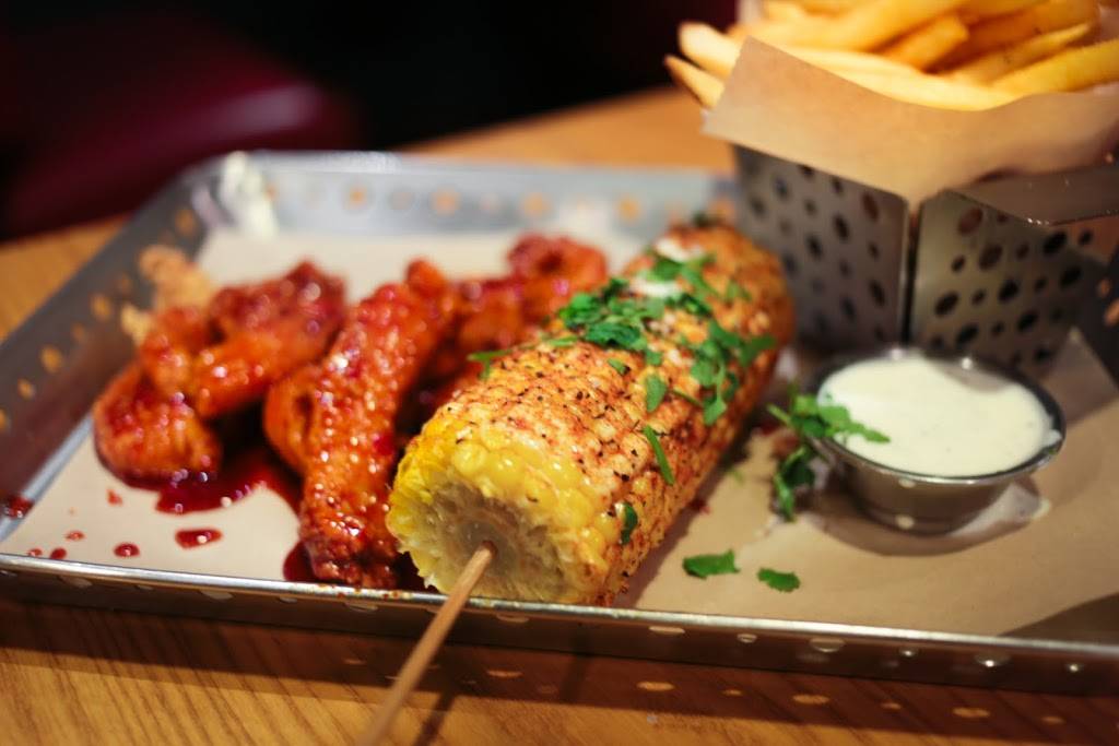 Chilis Grill & Bar | meal takeaway | 11600 Antonia Way, Louisville, KY 40229, USA | 5023018181 OR +1 502-301-8181