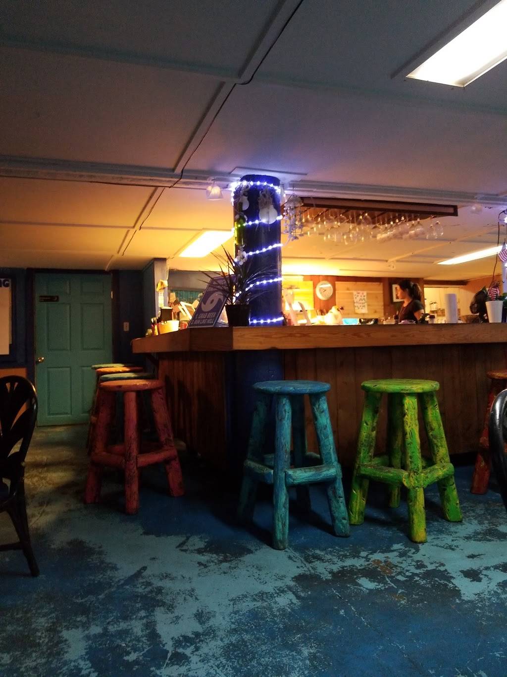 Hookers Waterfront Bar and Grill | restaurant | 27334 FM 457 Hwy, Sargent, TX 77414, USA | 9793239910 OR +1 979-323-9910