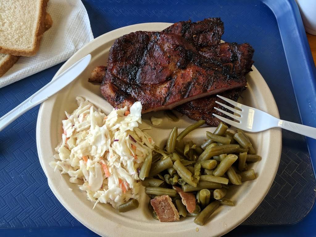 Vics Bar-B-Que | restaurant | 3502 Burleson Rd, Austin, TX 78741, USA | 5124454250 OR +1 512-445-4250