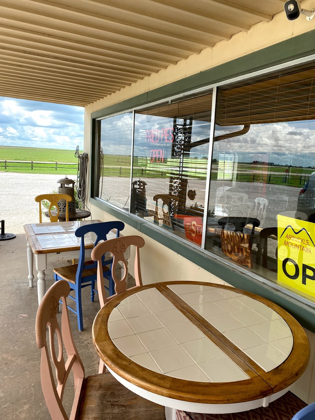Arbuckle Mountian Fried Pies | bakery | 16560 W Fountain Rd, Tonkawa, OK 74653, USA | 5806282272 OR +1 580-628-2272