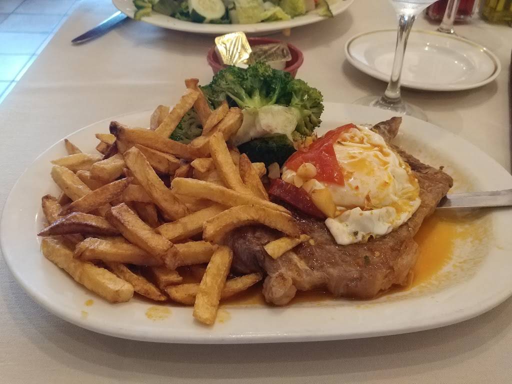Campinos Portuguese Restaurant | restaurant | 218 Warren Ave, East Providence, RI 02914, USA | 4014386800 OR +1 401-438-6800