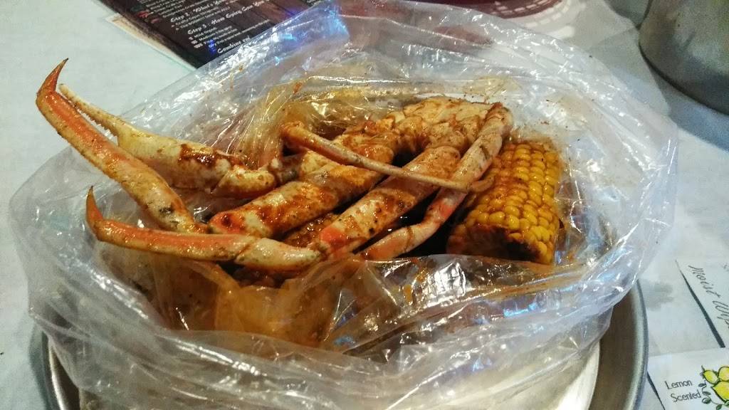Crafty Crab - Jacksonville | restaurant | 6733 103rd St #28, Jacksonville, FL 32210, USA | 9043740181 OR +1 904-374-0181