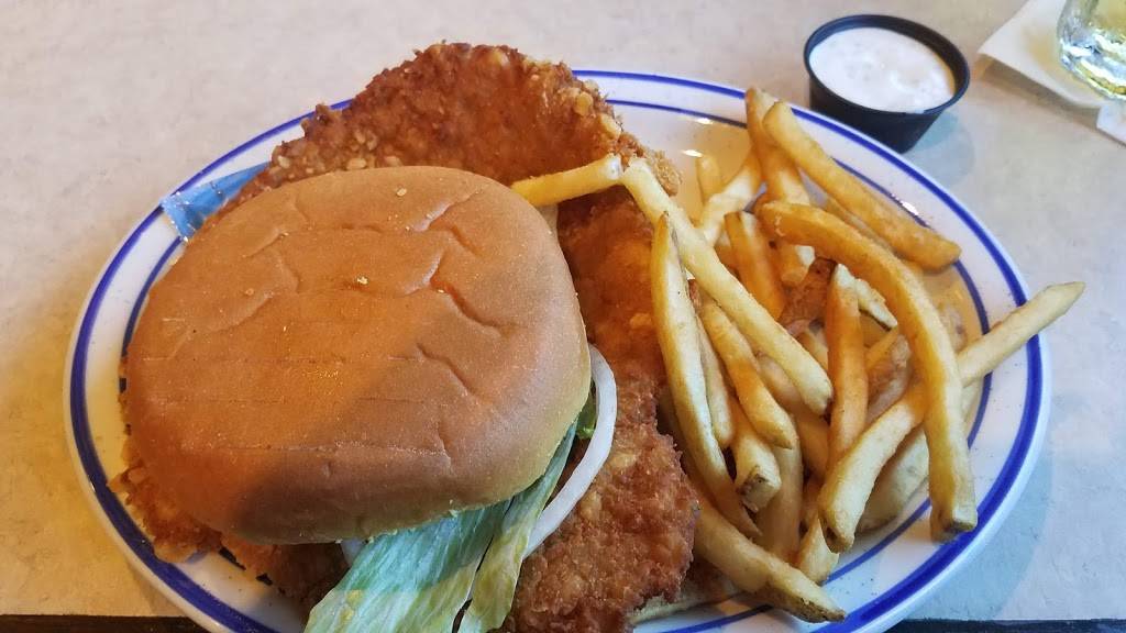 Gators Grill & Spirits | restaurant | 3313 E Agency St, Burlington, IA 52601, USA | 3197532534 OR +1 319-753-2534