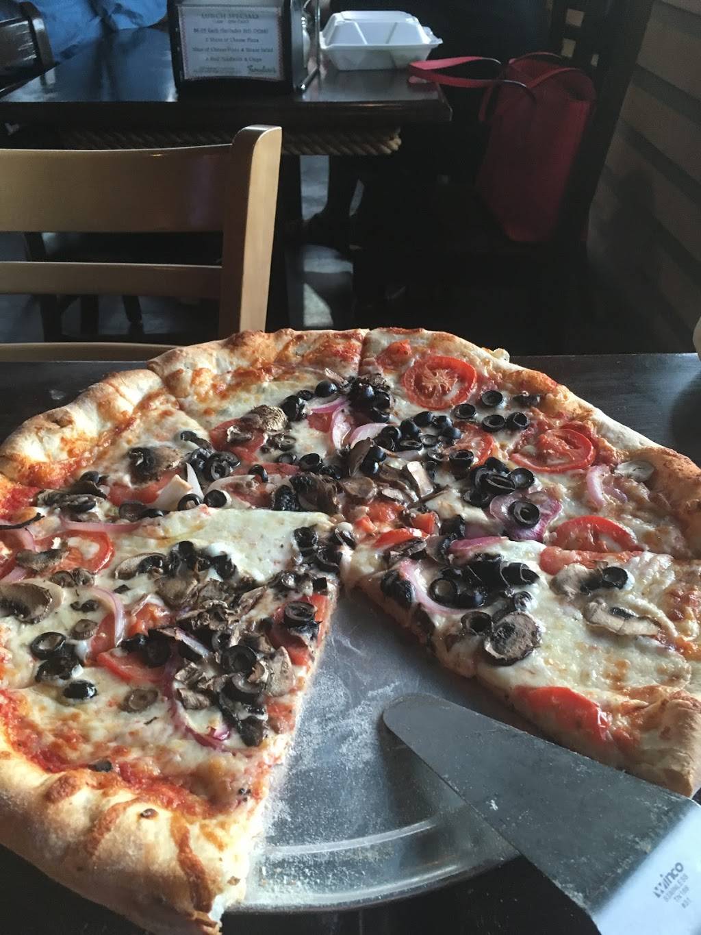 Famularis Pizzeria Cane Bay | restaurant | 1724 State Rd, Summerville, SC 29483, USA | 8438997999 OR +1 843-899-7999