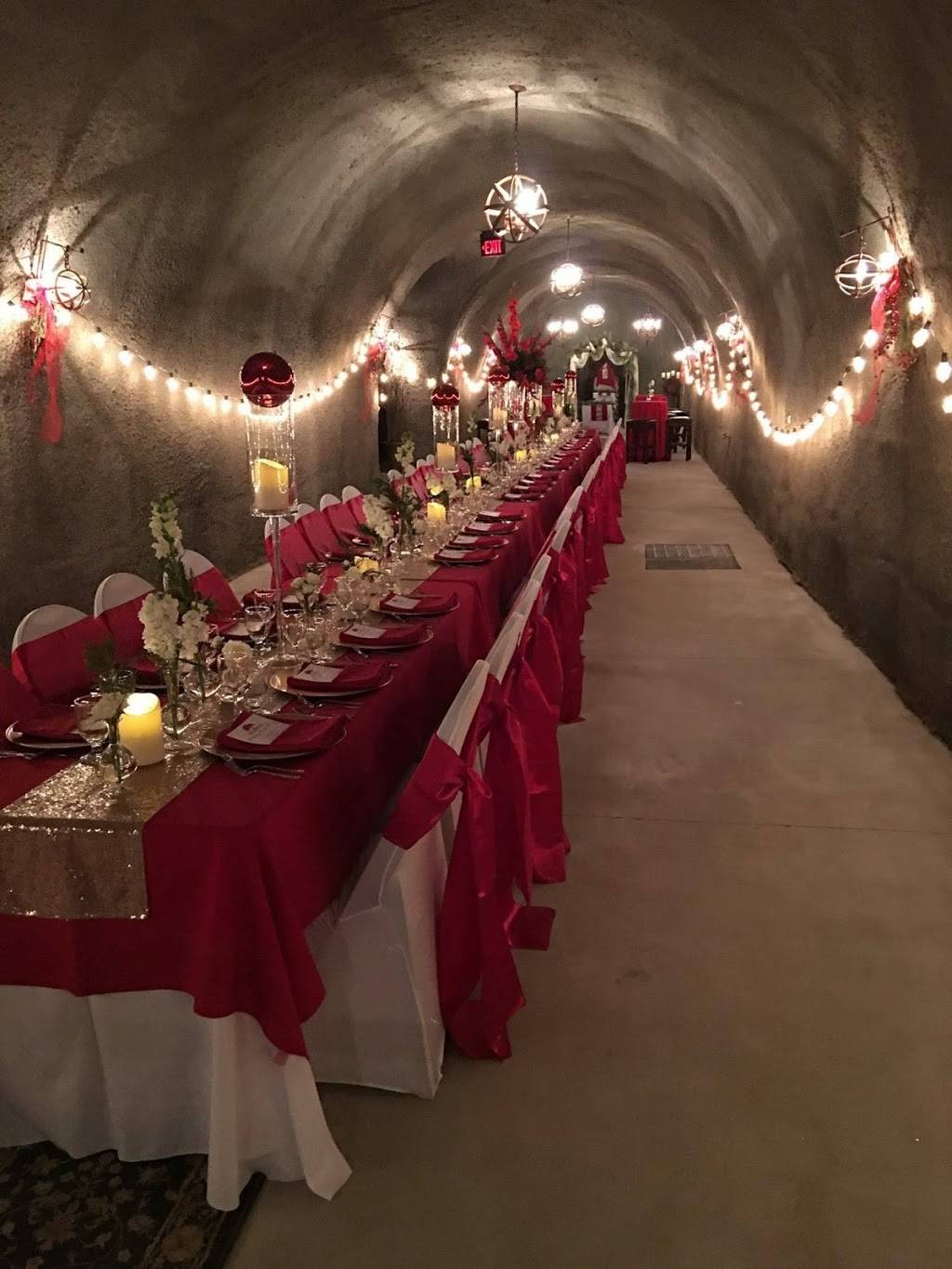 Walkers Bluff | restaurant | 326 Vermont Rd, Carterville, IL 62918, USA | 6189569900 OR +1 618-956-9900