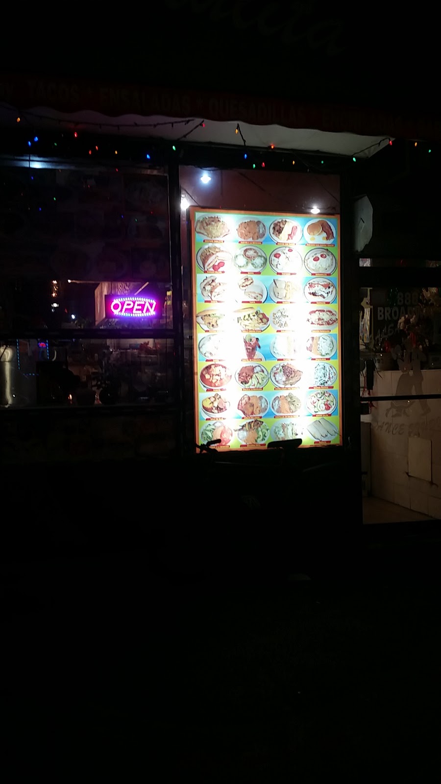 Cholulita | restaurant | 884 Broadway, Brooklyn, NY 11206, USA | 3476274480 OR +1 347-627-4480