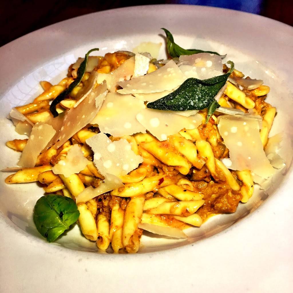 Winsor House Inn | restaurant | 390 Washington St, Duxbury, MA 02332, USA | 7819340991 OR +1 781-934-0991