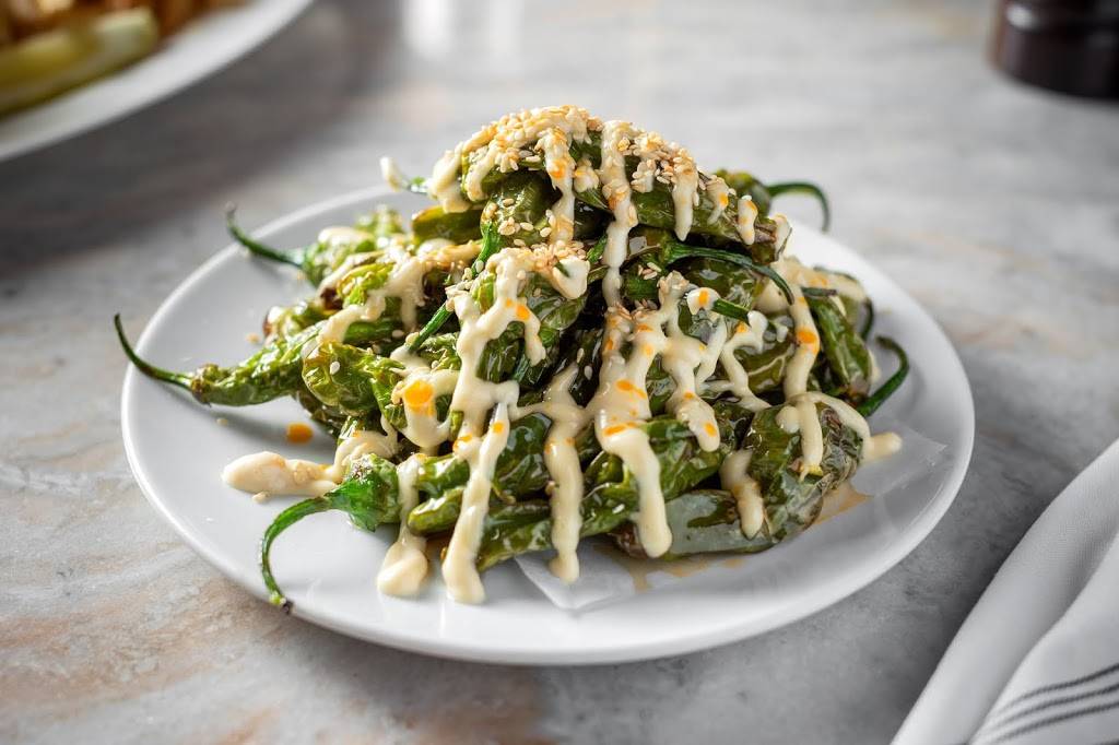 Eight Bar and Patio | restaurant | 8 W Maple St #1, Chicago, IL 60610, USA | 3129448888 OR +1 312-944-8888