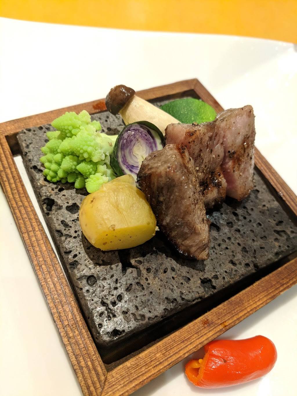 Hanare Sushi | restaurant | 2930 Bristol St, Costa Mesa, CA 92626, USA | 7145452800 OR +1 714-545-2800