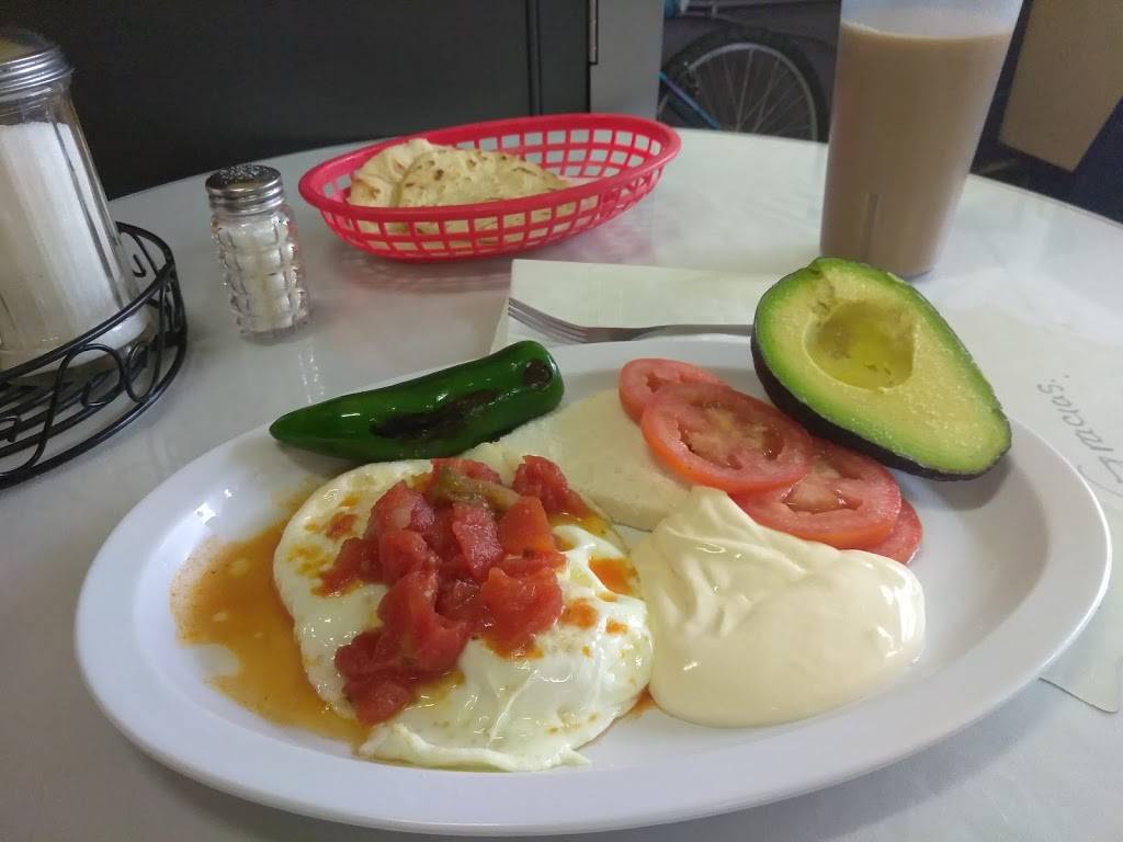 Rio Lempa | restaurant | 2626 Saturn Ave, Huntington Park, CA 90255, USA | 3235856455 OR +1 323-585-6455