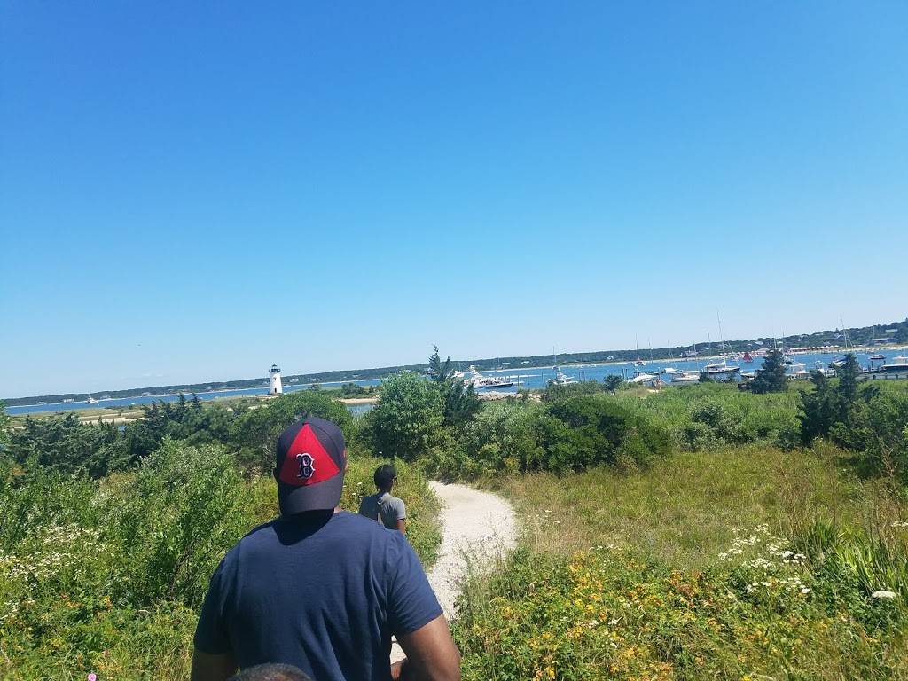 Lighthouse Grill | restaurant | 131 N Water St, Edgartown, MA 02539, USA | 5086273761 OR +1 508-627-3761