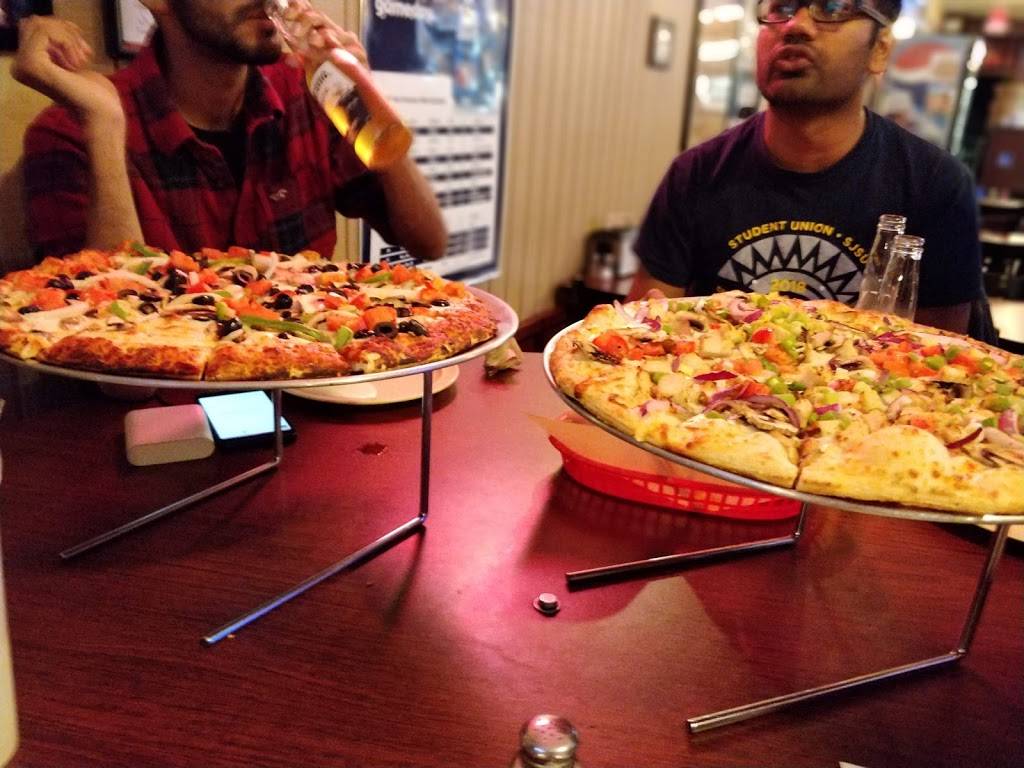 Round Table Pizza | meal delivery | 1175 Lincoln Ave, San Jose, CA 95125, USA | 4082954644 OR +1 408-295-4644
