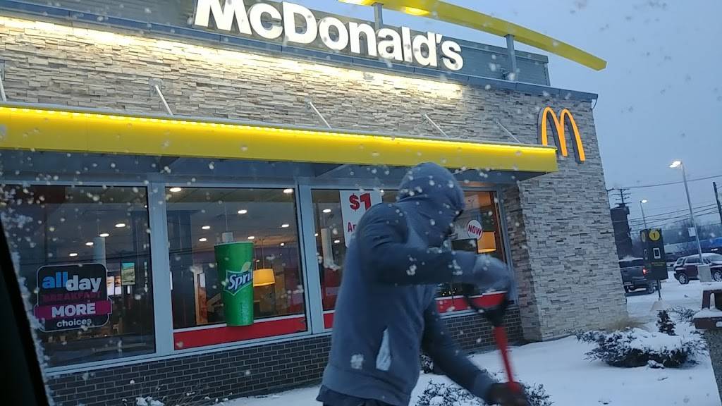 McDonalds | restaurant | 15629 Broadway Ave, Maple Heights, OH 44137, USA | 2163329930 OR +1 216-332-9930