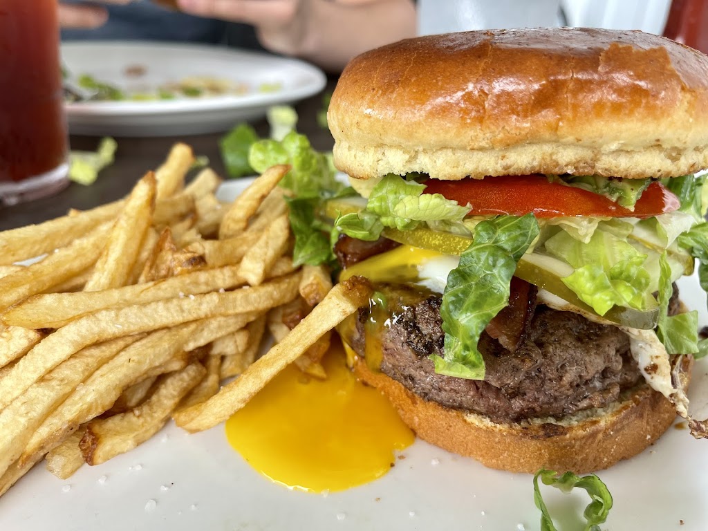 Live Edge Bar & Grill | restaurant | 2233 AR-5, Mountain Home, AR 72653, USA | 8704243717 OR +1 870-424-3717