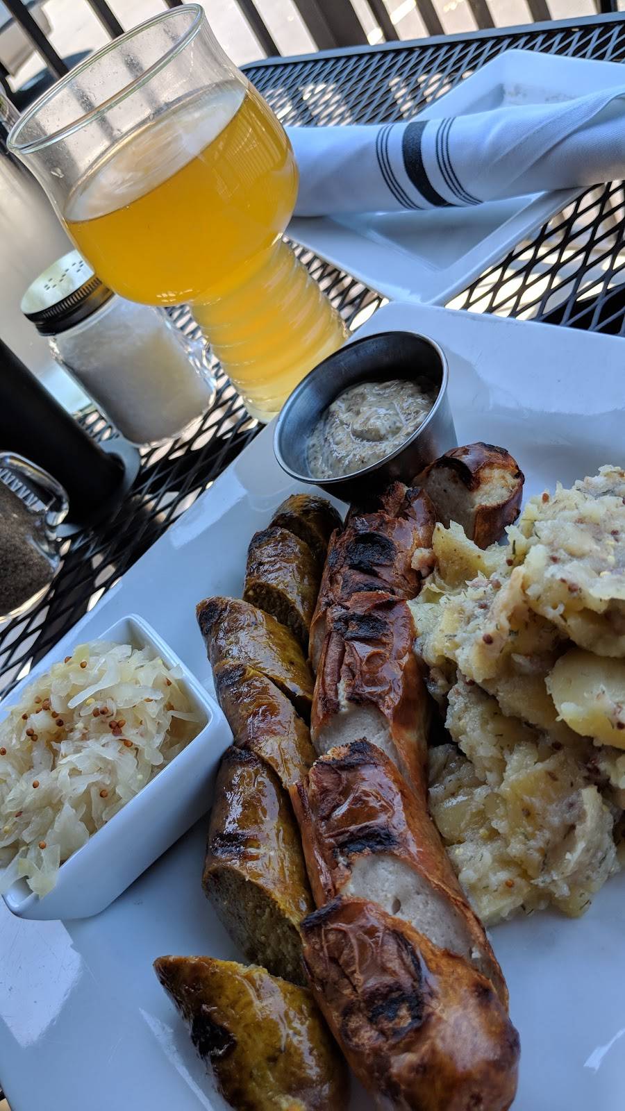 Devils Acre Tavern | restaurant | 5691 Easton Rd, Doylestown, PA 18902, USA | 2157661968 OR +1 215-766-1968