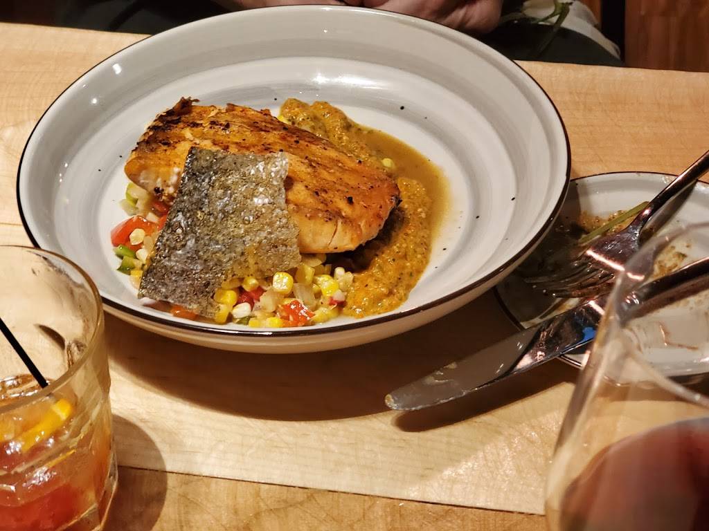 Iron Duck Restaurant | restaurant | 2525 Velp Ave, Green Bay, WI 54303, USA | 9204349511 OR +1 920-434-9511