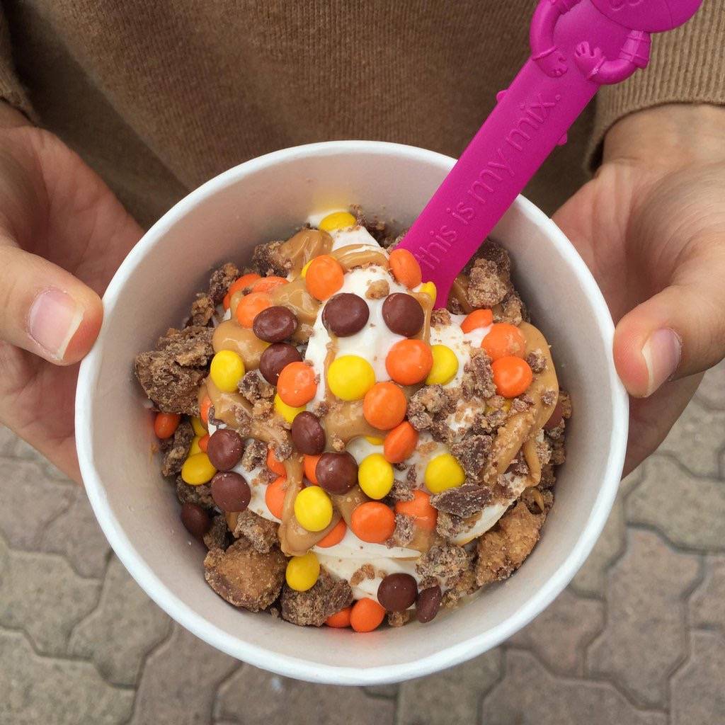 Menchies | restaurant | 10418 Campus Way S, Largo, MD 20774, USA | 3013502710 OR +1 301-350-2710