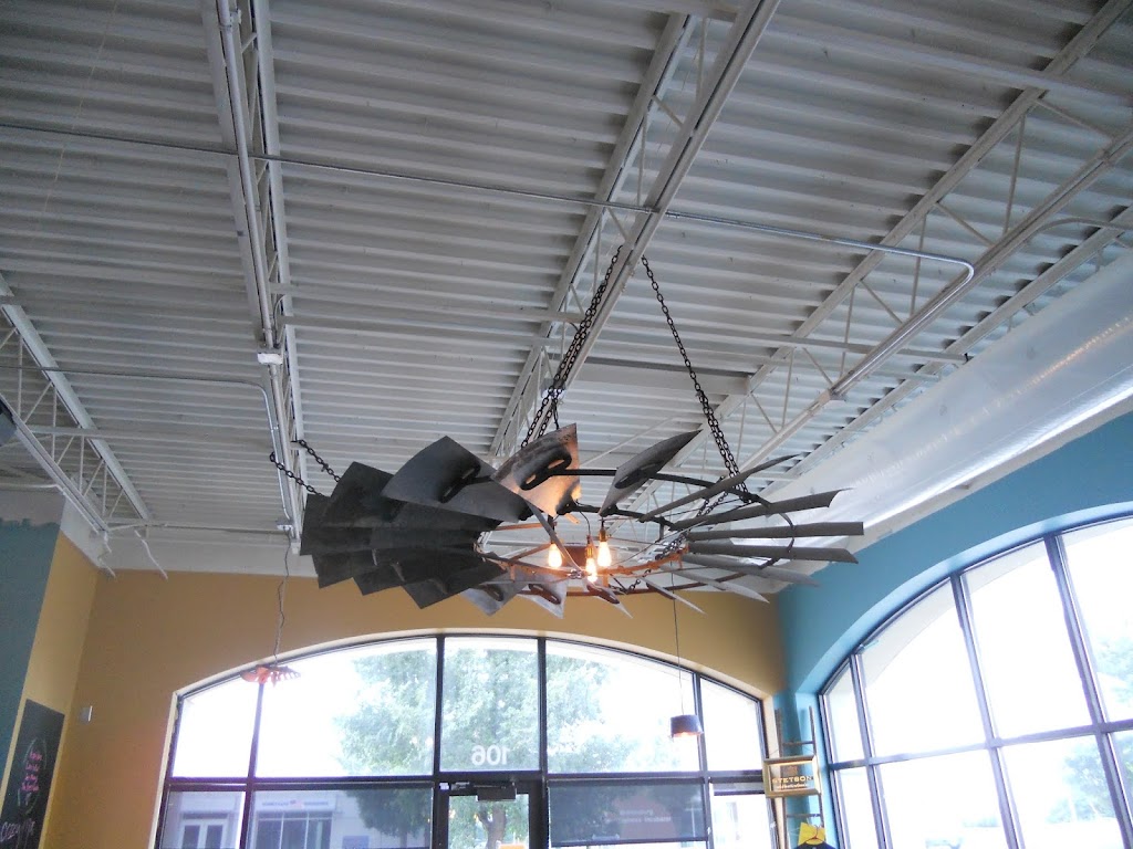 Crazy Mule Food & Brew | restaurant | 106 Kansas Ave, Greensburg, KS 67054, USA | 6207239025 OR +1 620-723-9025