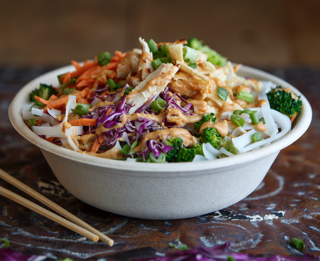 Freshii | restaurant | 854 W Armitage Ave, Chicago, IL 60614, USA | 7733480300 OR +1 773-348-0300