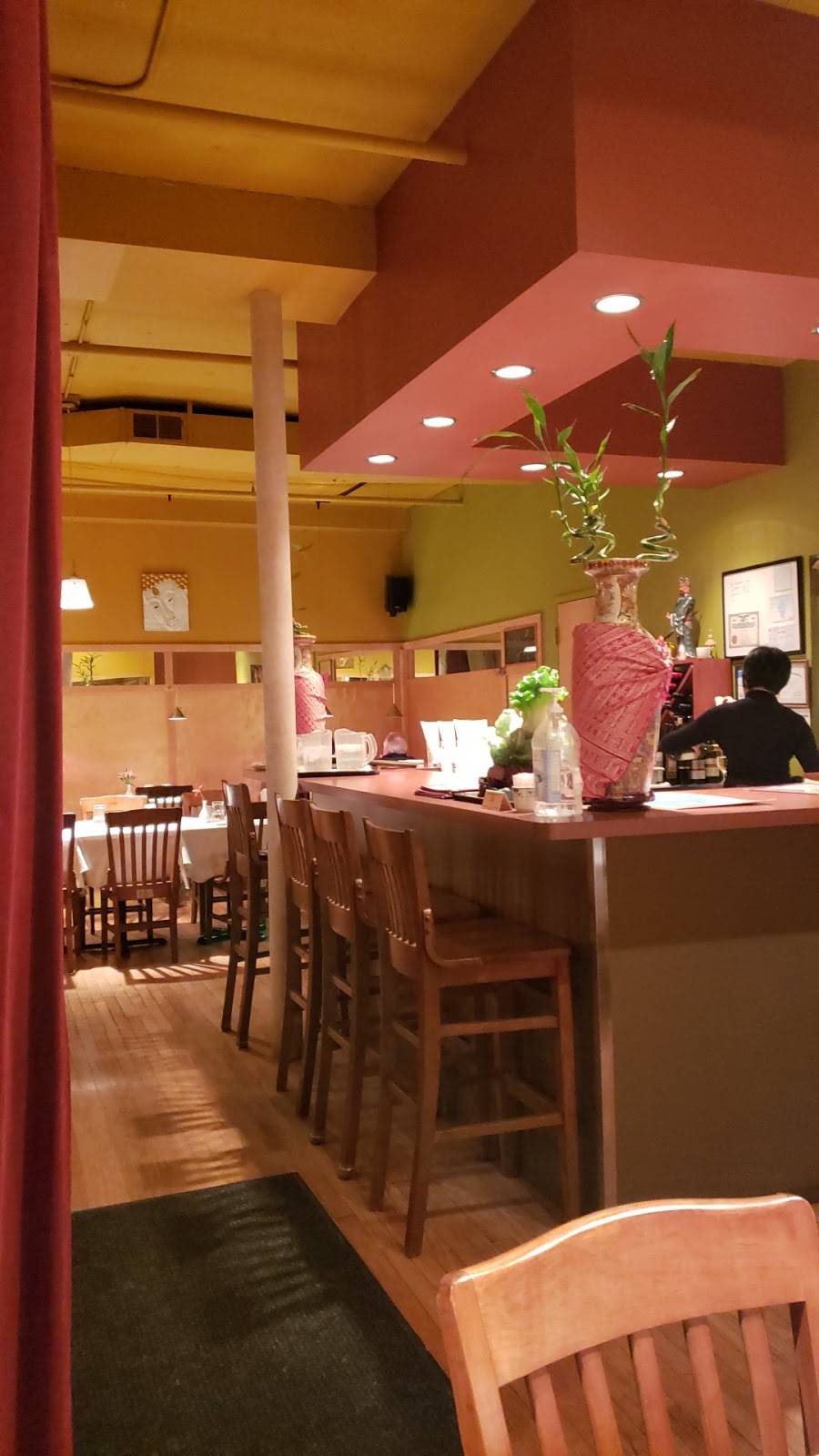 Bangkok Cafe | restaurant | 17 N Vail Ave, Arlington Heights, IL 60005, USA | 8473981989 OR +1 847-398-1989